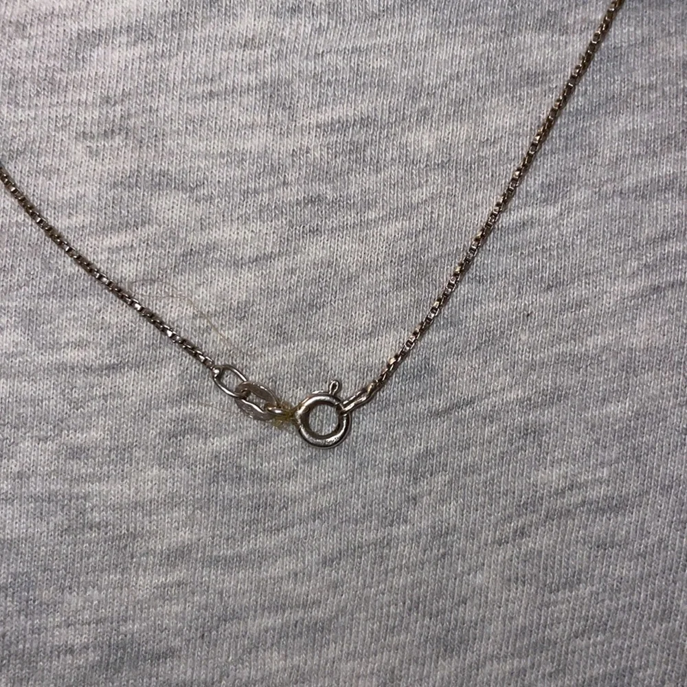 Vintage Sterling Silver Native American Bear Clan Pendant with SS feather. - Picture 4 of 4